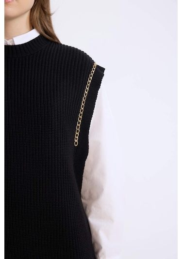 DeFacto Yarım Balıkçı Yaka Basic Düz Yan Yırtmaçlı Süveter D5022AX24AUBK81 Siyah DeFacto Yarım Balıkçı Yaka Basic Düz Yan Yırtmaçlı Süveter D5022AX24AUBK81 Siyah