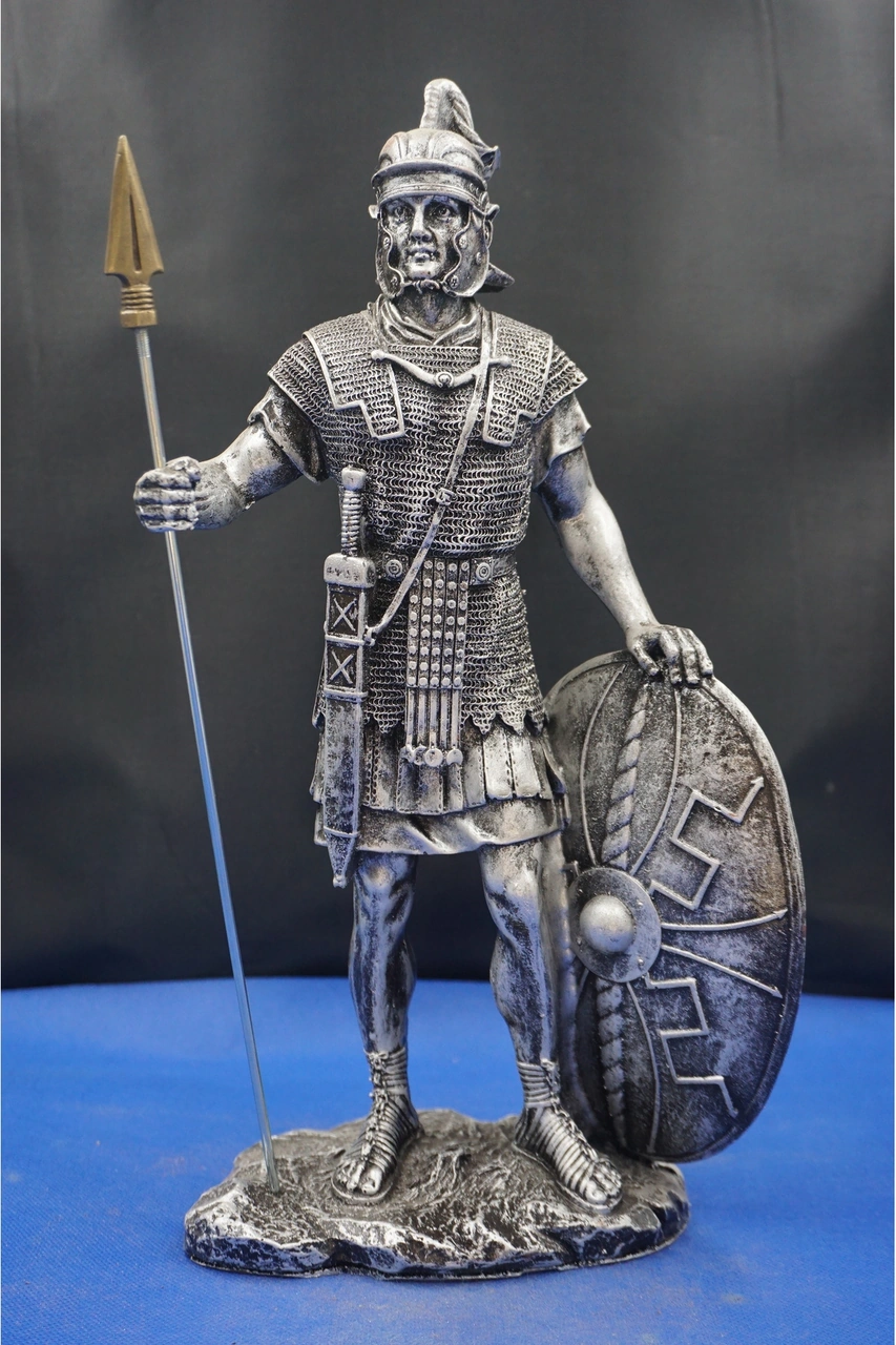 Mızrak Ve Kalkanı İle Roma Savaşçı Heykeli Biblo Ev Dekor & Hediyelik Aksesuar 32 Cm Gümüş