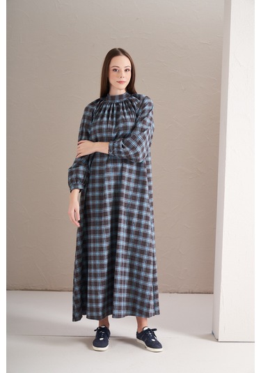 Boynu Büzgülü Elbise Küçük Kareli Kahve Lacivert Kahverengi - Lacivert