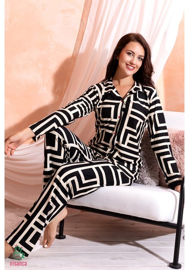 Nisanca Kışlık Düğmeli Ekose Desen Yılbaşı Temalı Kadın Süet Pijama Takımı Ekru