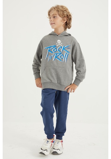 Tommy Life Gri Melanj Yazı Baskılı Kanguru Cepli Kapüşonlu Standart Kalıp Erkek Çocuk Sweatshirt - 11002 Gri Melanj Tommy Life Gri Melanj Yazı Baskılı Kanguru Cepli Kapüşonlu Standart Kalıp Erkek Çocuk Sweatshirt - 11002 Gri Melanj