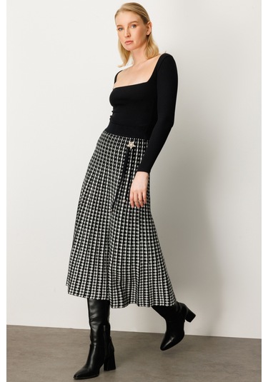 On Kadın Aksesuar Detaylı Midi Triko Etek 65208 Siyah Siyah