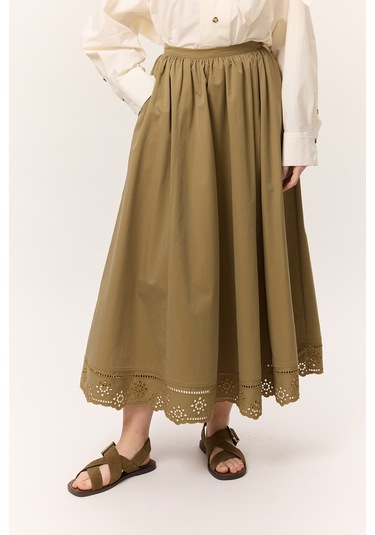 Nakış Detaylı Geniş Etek Yeşil Yeşil