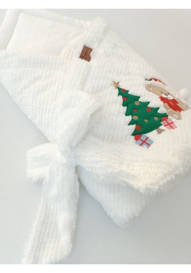 Kışlık Bebek Battaniyesi & Kundağı - Çam Ağacı & Ayıcık Işlemeli Hastane Çıkışı - Yeni Yıla Özel Ekru