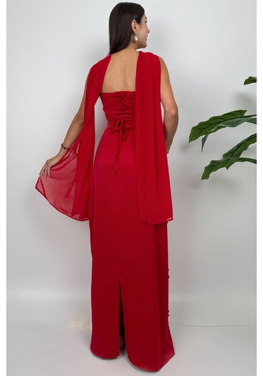Lilina Straplez Fiyonk Detaylı Şal Aksesuarlı Uzun Kırmızı Abiye Elbise Kırmızı
