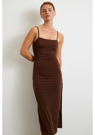 Yanı Büzgülü Askılı Elbise Yırtmaçlı Kahve Kahve