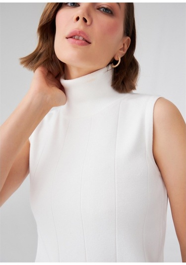 Peraluna Kadın Balıkçı Yaka Dar Kalıp Kolsuz Bluz Ekru-Ekru