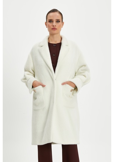 Kadın Oversize Kürk Kaban - Yumuşak Dokulu, Şık Ve Modern Tasarım - Günlük Ve Özel Kullanım İçin İdeal Ekru