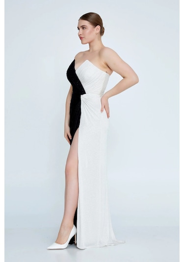 Şeref Vural Kadın Büyük Beden Straplez Derin Yırtmaçlı Maxi Abiye Elbise 8237 Siyah-beyaz Siyah-beyaz Şeref Vural Kadın Büyük Beden Straplez Derin Yırtmaçlı Maxi Abiye Elbise 8237 Siyah-beyaz Siyah-beyaz