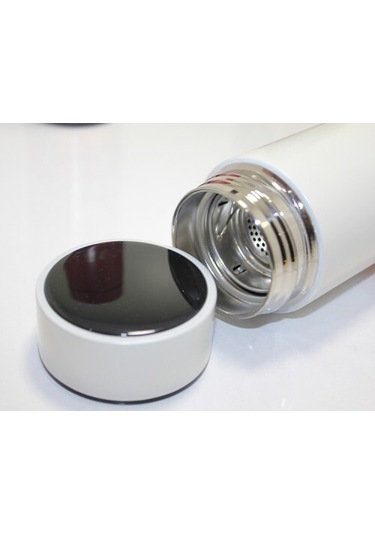 Anime Baskılı Dijital Göstergeli Termos 500 Ml Model 3