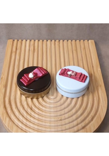 Uretti - Ayşe 7362 5927 El Yapımı 2'li Egzotik Orman Ve Gül Kokulu Metal Kutuda Mum - 3 X 7 Cm Beyaz