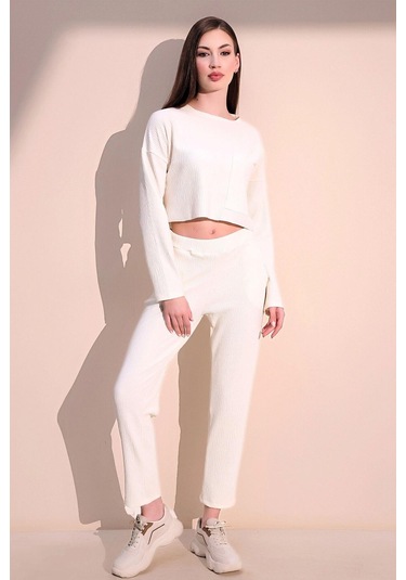Kadın Ekru Uzun Kol Kendinden Dokulu Cepli Crop Sweatshirt, Salaş Kesim Bluz Ekru