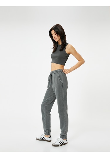 Koton Crop Fitilli Atlet Bisiklet Yaka Standart Kesim Antrasit 4sak40026ek Antrasit