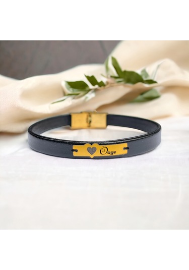 Archin Özge İsmine Özel 14 Ayar Altın Plakalı Kalp Figürlü Hakiki Siyah Derili Hediye Bileklik-568isim Özge