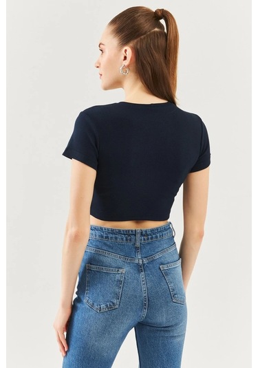 Kadın Kısa Kol Bisiklet Yaka Vücuda Oturan %100 Pamuklu Kaşkorse Esnek Crop Bluz Lacivert