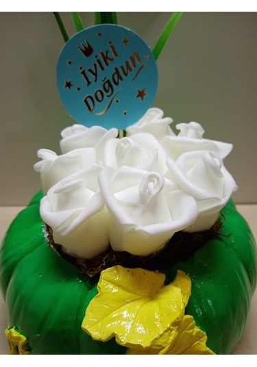 Doğum Günü Hediyesi İyi ki Doğdun Yazılı Beyaz Güllü Yapay Çiçek