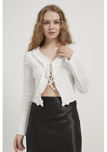 Kadın Fırfır Detaylı Önü Bağcıklı Esnek Pamuk Kısa Fitilli Hırka Beyaz