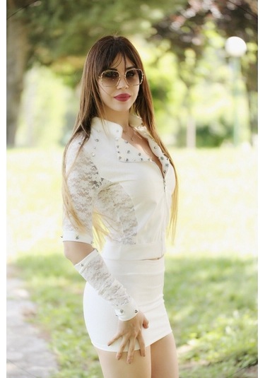 Kadın Kolları Dantel Taşlı Tasarım Ceketli Takım