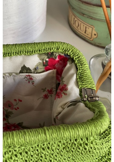 El Yapımı Açık Yeşil Renkli Pileli Örgü El Çantası Yeşil