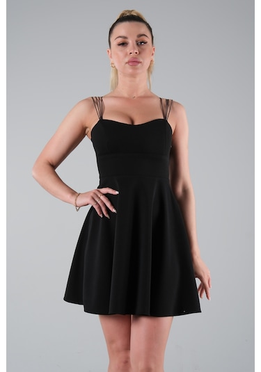 Siyah İnce Askılı Sırt Dekolteli V Yaka Kloş Abiye Elbise & Mezuniyet Elbisesi 0104026.01 Siyah