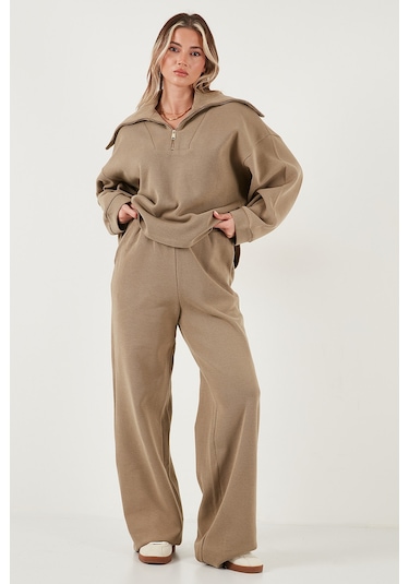 Lela Pamuklu Oversize Fit Yarım Fermuarlı Yaka Uzun Kollu Triko Bayan Takım 68351218 Haki Lela Pamuklu Oversize Fit Yarım Fermuarlı Yaka Uzun Kollu Triko Bayan Takım 68351218 Haki