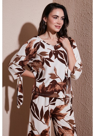 Lela Desenli Regular Fit Truvakar Kol V Yaka Alt-Üst Bayan Takım 5865357 Camel