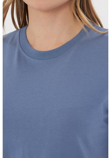 Kadın Siyah Yuvarlak Yaka Regular Fit Normal Kesim T-shirt Tişört Mavi