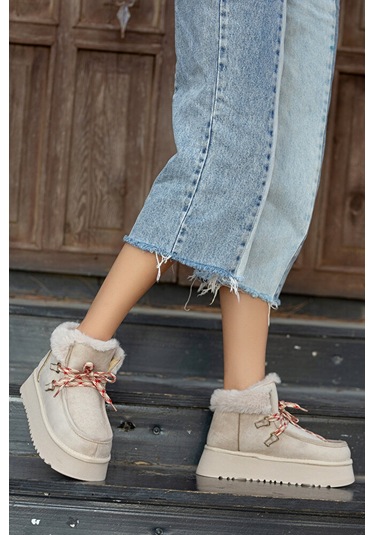 Bağcıklı Kalın Tabanlı Katlanır Yaka Kürklü Kadın Bot Bej