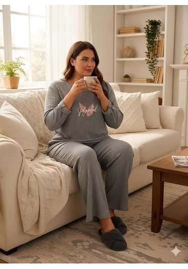 Kadın Gri Büyük Beden Pijama Takımı Gri