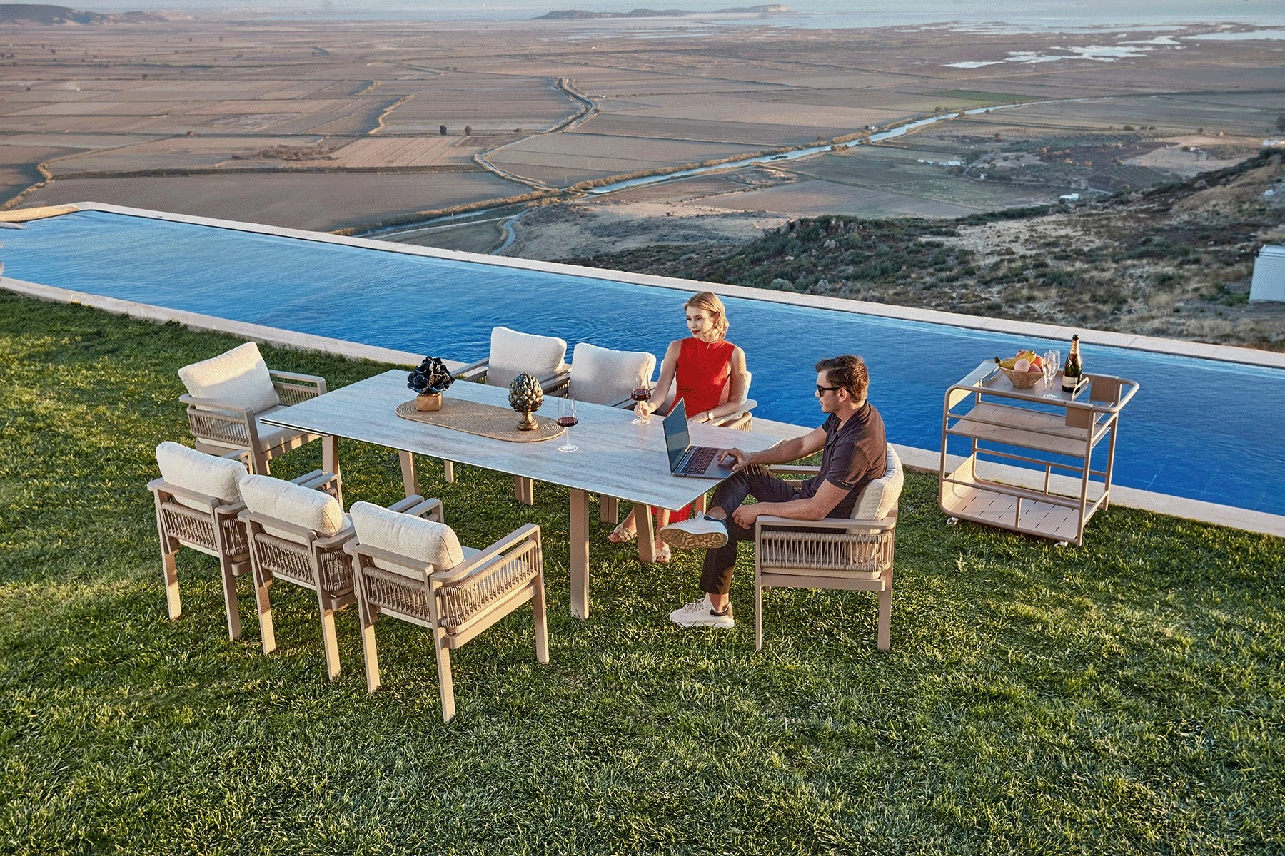 Venedik Açılır Seramik Masa Takımı Kum Rengi