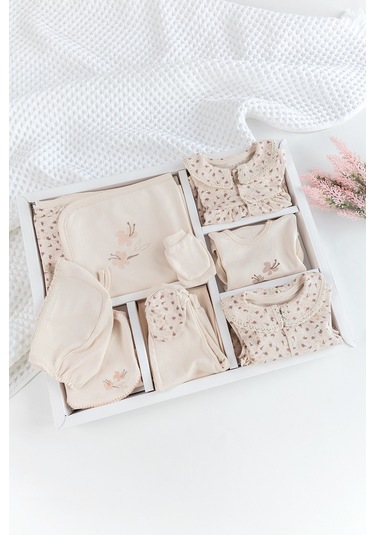 Çiçek Desenli 10'lu Kız Bebek Hastane Çıkışı Bebek Takımı Bej
