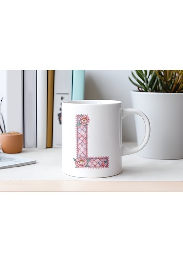 L Harfli Retro Çiçekli Kupa Bardak - Patchwork Tarz Yamalı Desenli İsme Özel Kupa - Hediye Beyaz