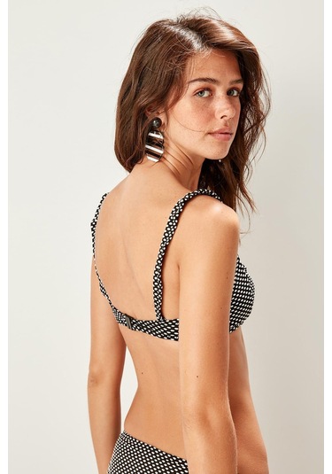 Deep Beach Dokulu Kumaşlı Kare Yaka Bikini Üstü 001