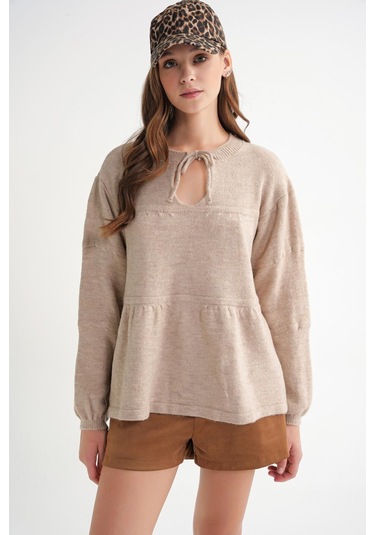 6950 Kadın Yakası Bağcıklı Pileli Triko Kazak Bej Bej