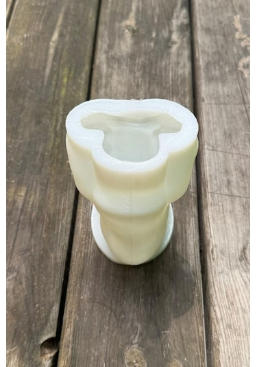 Alina Sakız Çiğneyen Kadın Tekli Silikon Mum Kalıbı