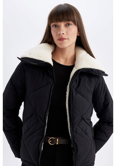 DeFacto Su İtici Puffer Şişme Mont Kapitoneli İçi Suni Kürklü Rüzgar Geçirmez Cepli A0756AX24WNBK27 Siyah