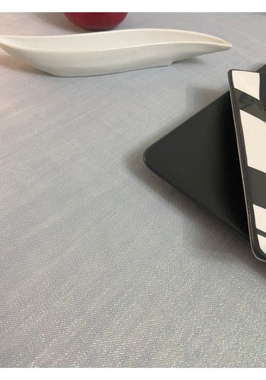 Dantel Detaylı Simli Dertsiz Masa Örtüsü Gri