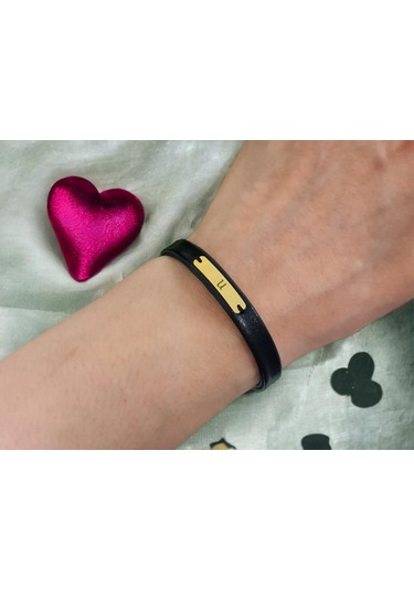 Archin U Harfine Özel Dikdörtgen Motifli 14 Ayar Altın Plakalı Siyah Derili Hediye Bileklik-540harf U