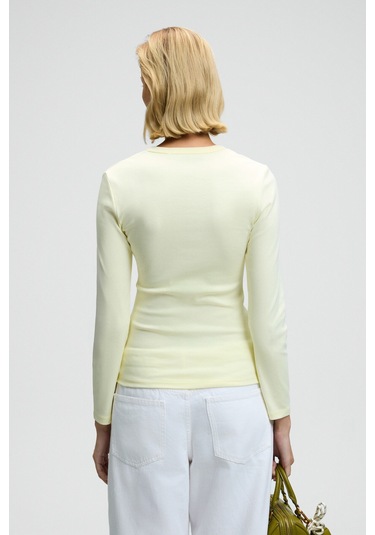 TALUVIA Kadın Esnek Kumaşlı Vücuda Oturan Slim Fit Düğmeli Sarı Bluz