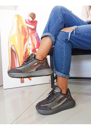 Gri Renk Düz Taban Bağcıklı Kadın Spor Ayakkabı 001