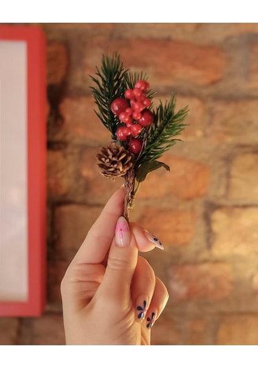 Kokina Yılbaşı Çiçeği, Yapay Çam Kozalaklı Kiraz Demeti, Yeniyıl Dekoratif Ev Süsü, 13 Cm - 12 Adet