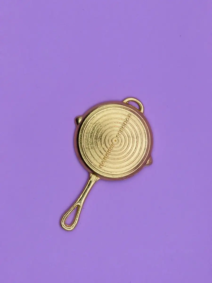 Market Alls Aracın İçinde Kasklı Ve Gözlükleri Olan Ördek 153255376