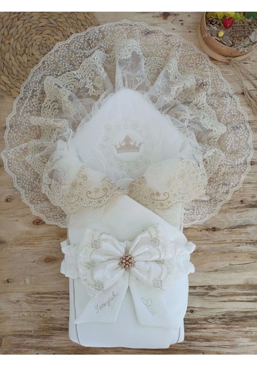 Yenidoğan Sahra Taç Nakışlı Plazma Taşlı Güpürlü Fiyonklu Duvaklı Trilüks Kundak Bebek Battaniyesi Sütlü Kahve Sütlü Kahverengi