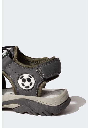 DeFacto Erkek Çocuk Cırt Cırtlı Tırtıklı Taban Suni Deri Sandalet B8776A824SMGR2 DeFacto Erkek Çocuk Cırt Cırtlı Tırtıklı Taban Suni Deri Sandalet B8776A824SMGR2