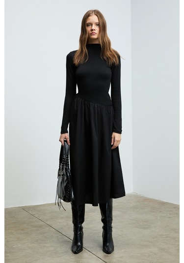 PANI PANTI Kadın Üstü Ribana Eteği Poplin Vücuda Oturan Siyah Elbise