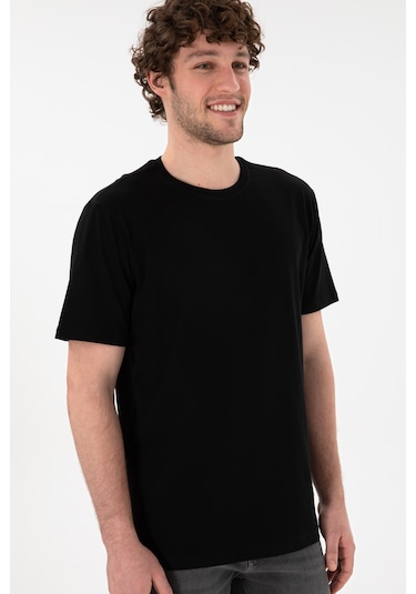 U.S. Polo Assn. Erkek Regular Fit Bisiklet Yaka Siyah Basic Tişört 50305985-VR046 U.S. Polo Assn. Erkek Regular Fit Bisiklet Yaka Siyah Basic Tişört 50305985-VR046