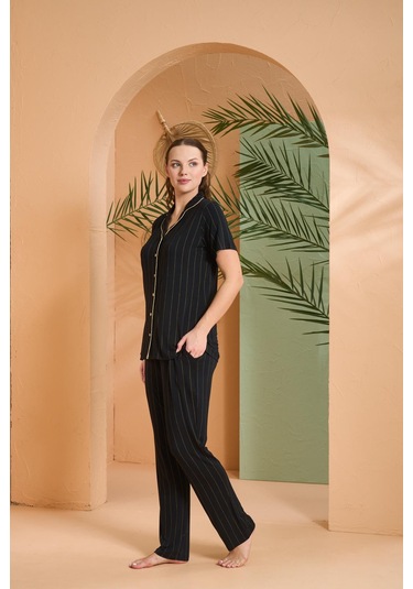 Pjs Kadın Gold Detaylı Çizgili Boydan Düğmeli Kısa Kol Pijama Takım Siyah