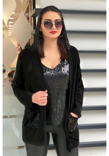 Kapüşonu Ve Cebi Pul Hırka Siyah