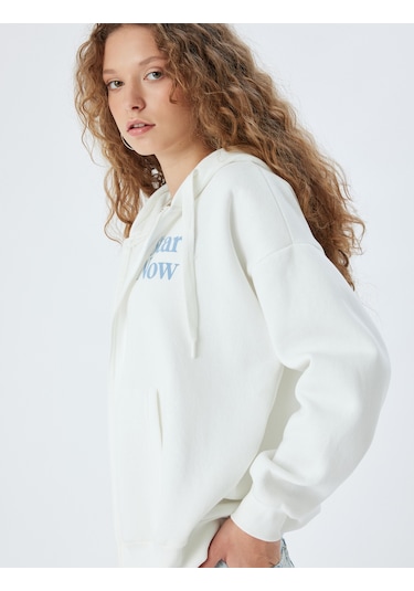 Koton Fermuarlı Sweatshirt Kapüşonlu Oversize Kanguru Cepli Slogan Baskılı Şardonlu Ekru 5wal10197ık Ekru