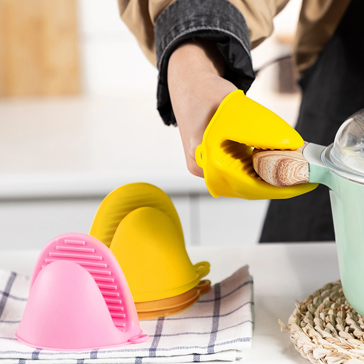 Geeroyoo Silikon Isıl Direncli Fırın Eldiveni Çift -40 C/+240 C 4 Renk Seçenekli Pembe,siyah,sarı,mor Diğer